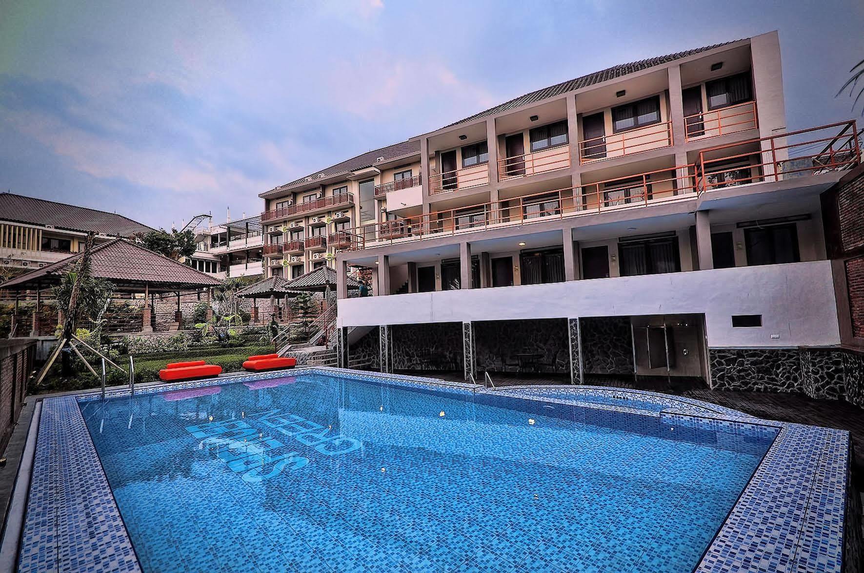 Spencer Green Hotel Batu  Zewnętrze zdjęcie